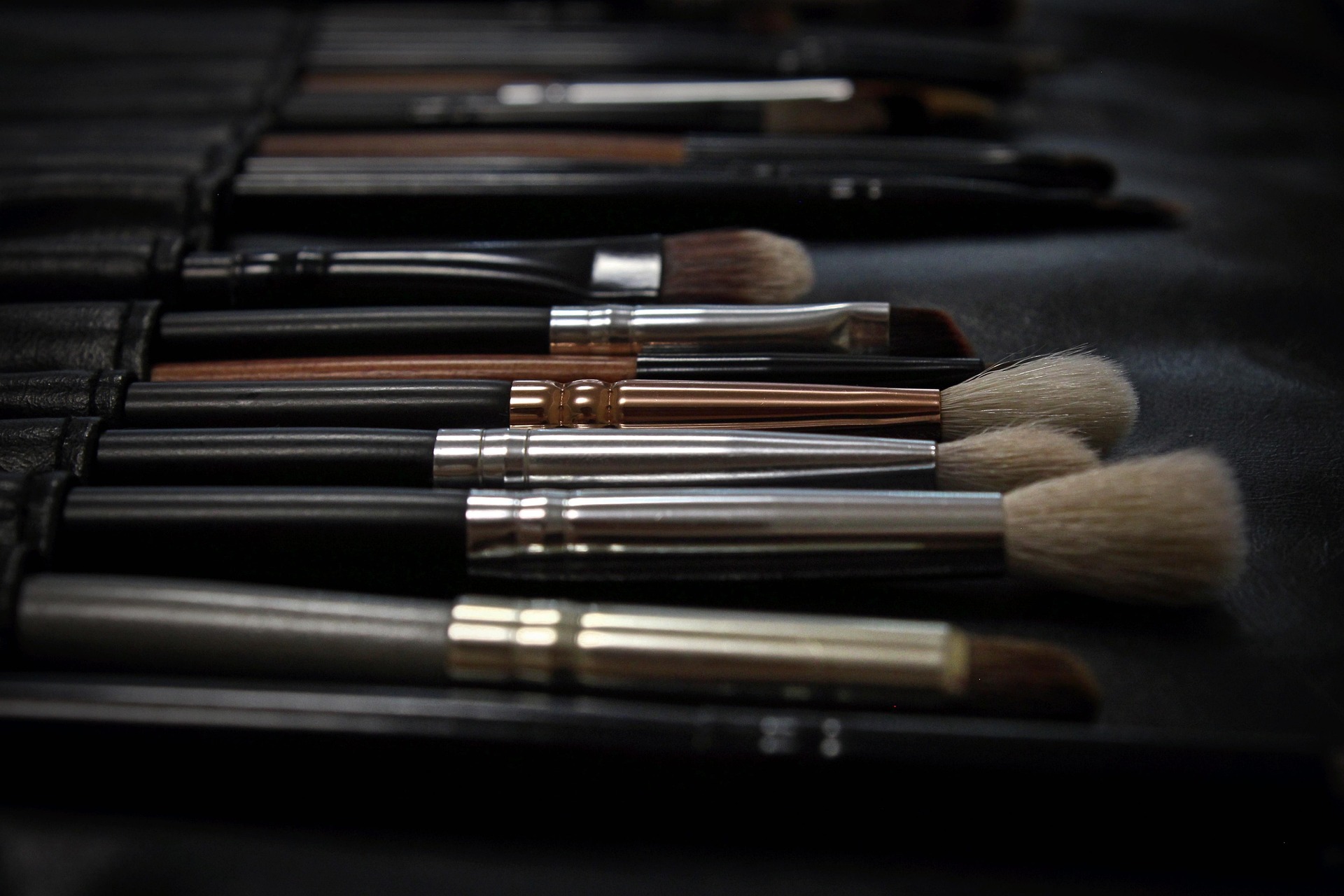 dapictures_team-makeup-2676392_1920